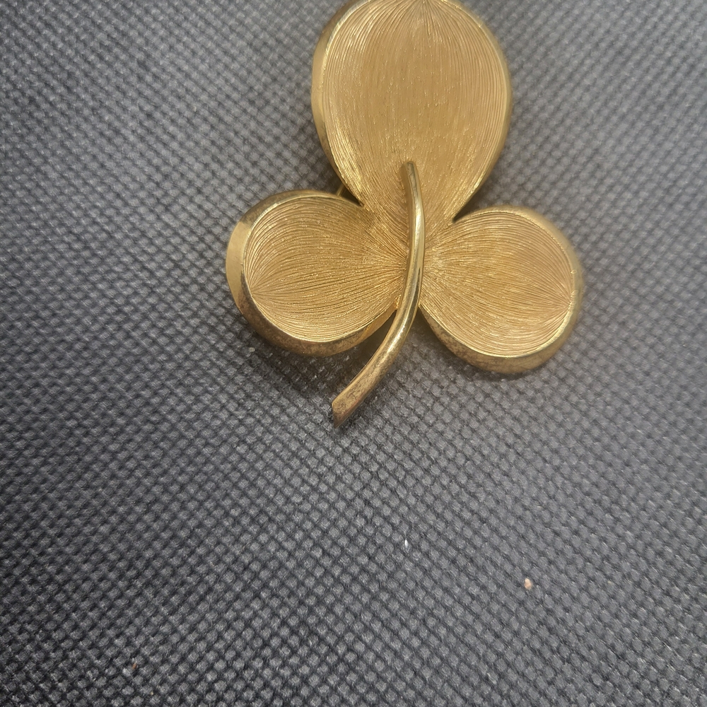 Elegant Gold Clover Brooch